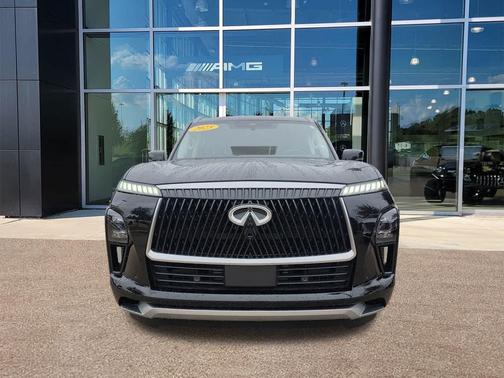 2025 INFINITI QX80 Luxe