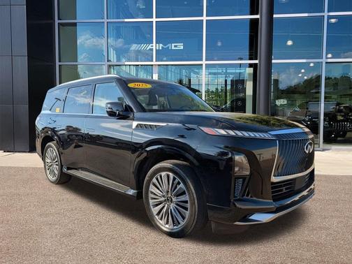 2025 INFINITI QX80 Luxe