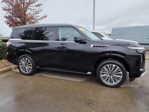 2025 INFINITI QX80 Luxe