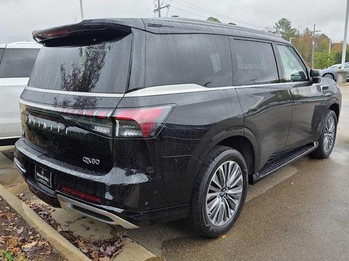 2025 INFINITI QX80 Luxe