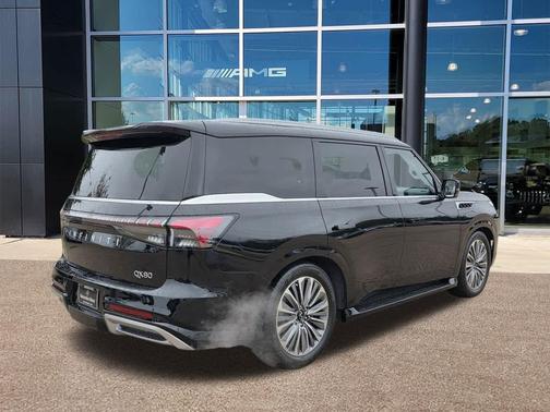 2025 INFINITI QX80 Luxe