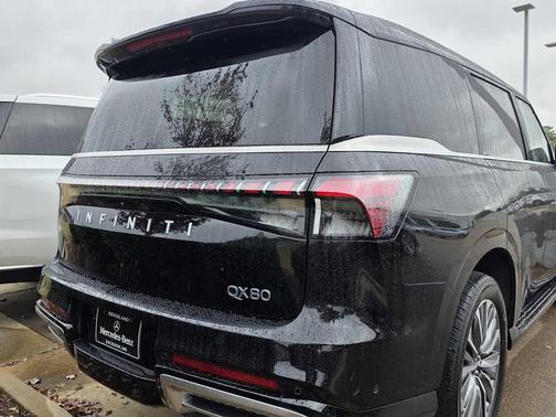 2025 INFINITI QX80 Luxe