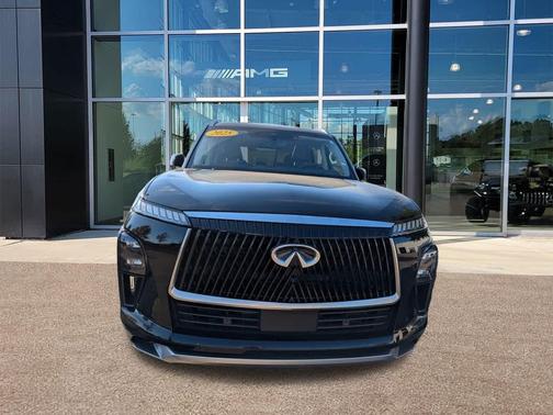 2025 INFINITI QX80 Luxe