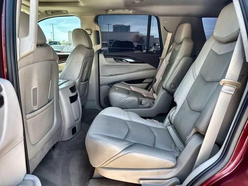 2016 Cadillac Escalade Luxury