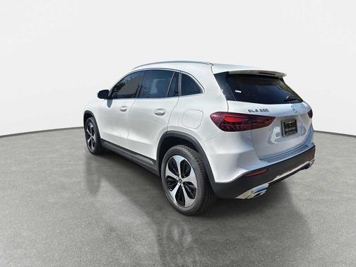 Polar White 2026 Mercedes-Benz GLA 250 4MATIC