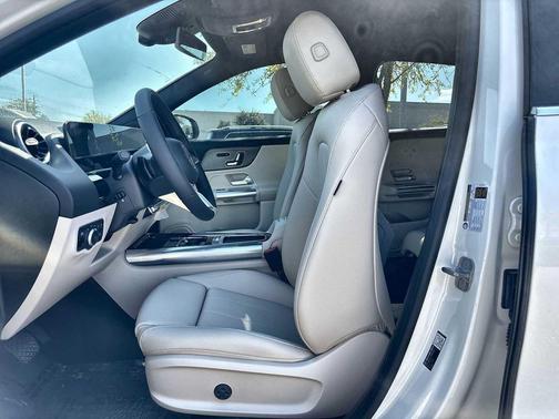 Polar White 2026 Mercedes-Benz GLA 250 4MATIC