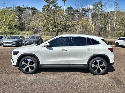 Polar White 2026 Mercedes-Benz GLA 250 4MATIC