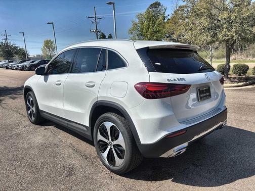 Polar White 2026 Mercedes-Benz GLA 250 4MATIC