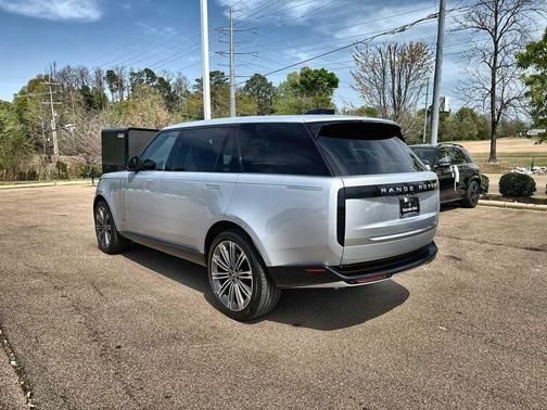 2025 Land Rover Range Rover P530 Autobiography