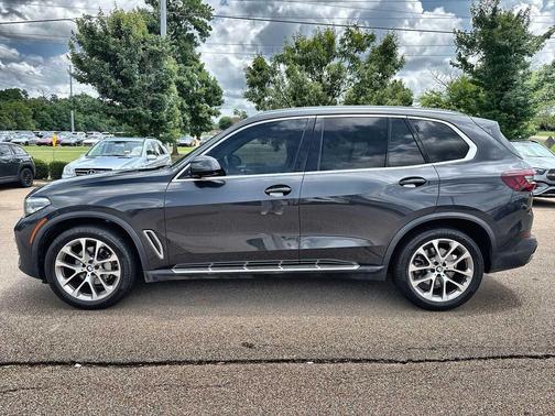 Dark Graphite Metallic 2023 BMW X5 sDrive40i