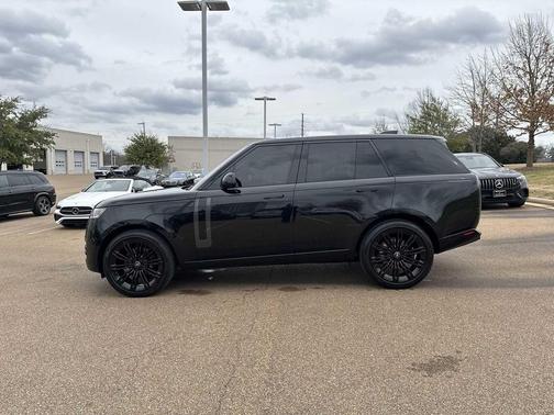 2025 Land Rover Range Rover P400 SE