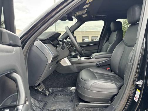 2025 Land Rover Range Rover P400 SE
