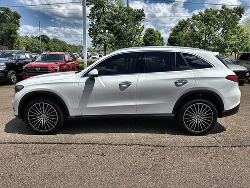 Polar White 2026 Mercedes-Benz GLC 300 Base