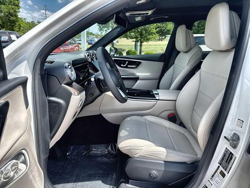 Polar White 2026 Mercedes-Benz GLC 300 Base