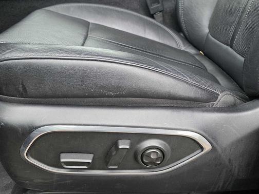 2024 Jeep Wagoneer Series II 4x2