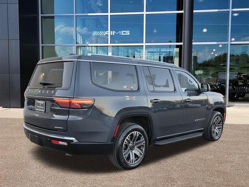 2024 Jeep Wagoneer Series II 4x2