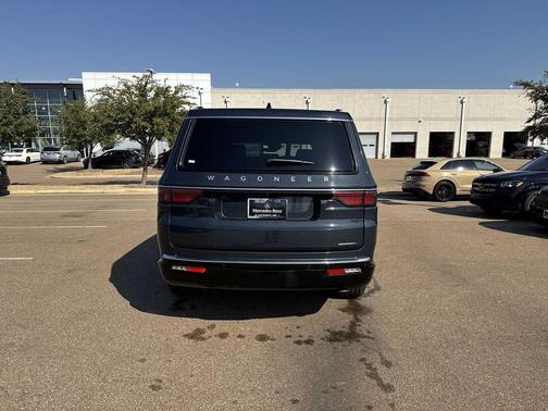 2024 Jeep Wagoneer Series II 4x2