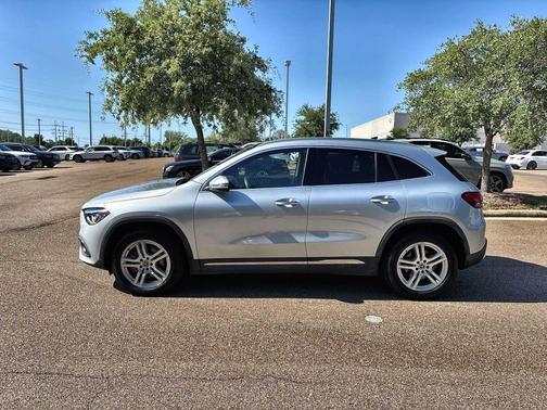 Iridium Silver Metallic 2021 Mercedes-Benz GLA 250 Base 4MATIC