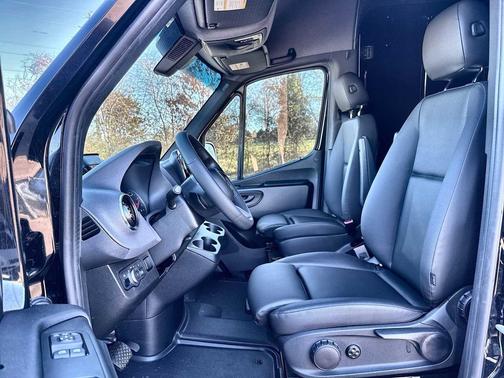 Jet Black 2026 Mercedes-Benz Sprinter 2500 High Roof