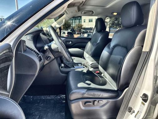 2022 INFINITI QX80 Luxe