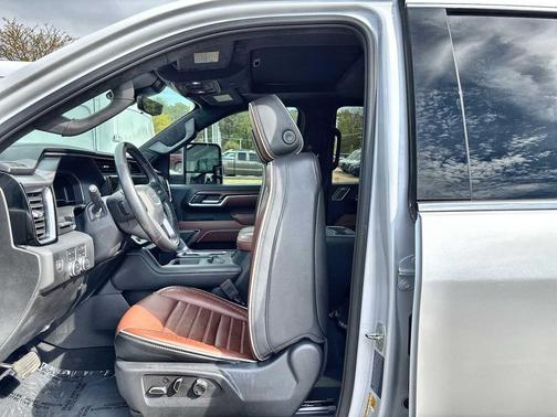 White Frost Tricoat 2024 GMC Sierra 3500 Denali