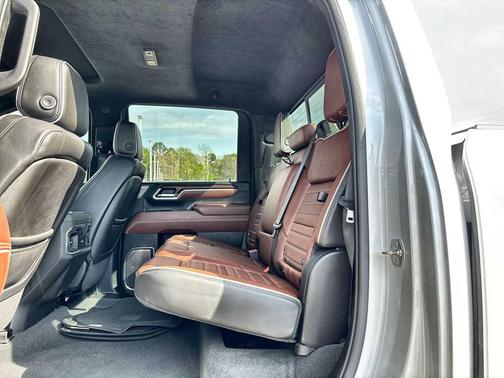 White Frost Tricoat 2024 GMC Sierra 3500 Denali