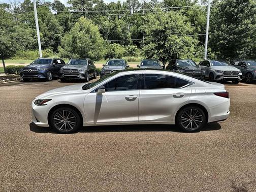 Eminent White Pearl 2024 Lexus ES 350 Base