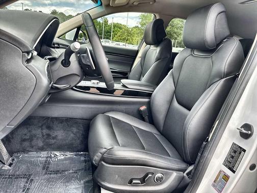 Alta White 2025 Genesis GV70 2.5T AWD