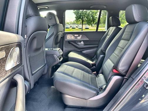 MANUFAKTUR Silicon Grey 2026 Mercedes-Benz GLS 450 4MATIC