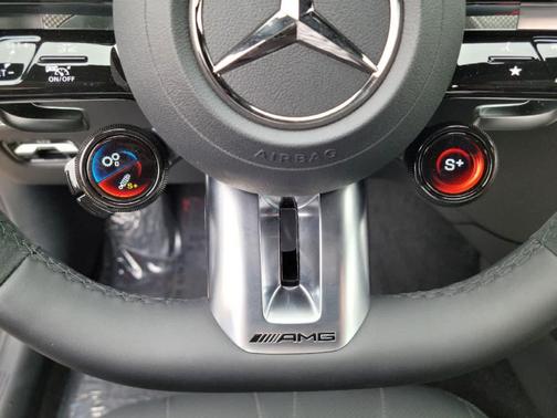 2025 Mercedes-Benz AMG C 63 S E Performance