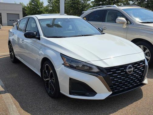 2023 Nissan Altima SR FWD