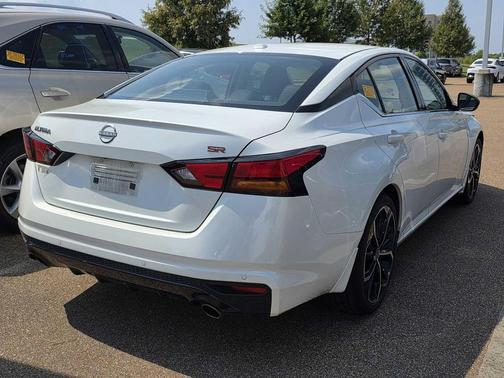 2023 Nissan Altima SR FWD