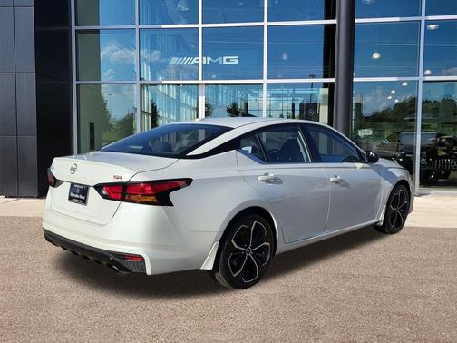 2023 Nissan Altima SR FWD