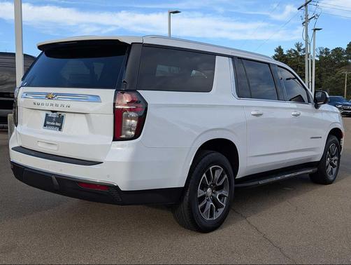 2023 Chevrolet Suburban LS