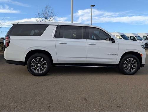 2023 Chevrolet Suburban LS