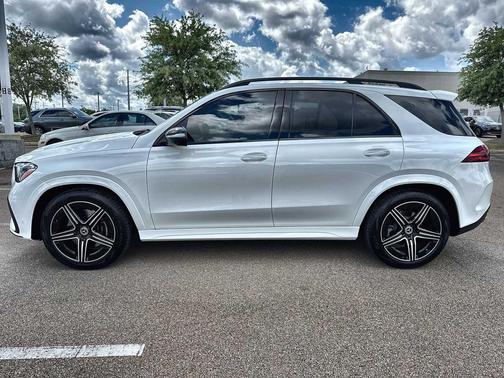 Polar White 2026 Mercedes-Benz GLE 450 4MATIC