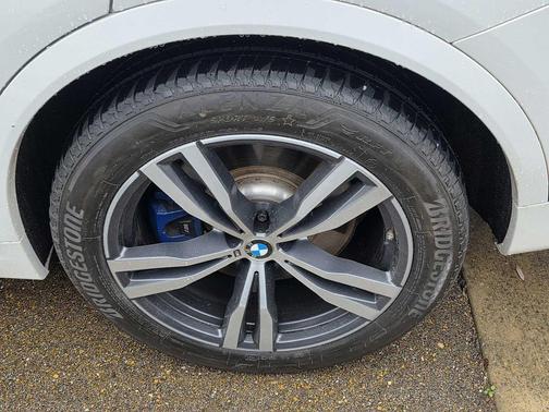 2024 BMW X7 M60i