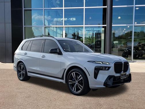 2024 BMW X7 M60i
