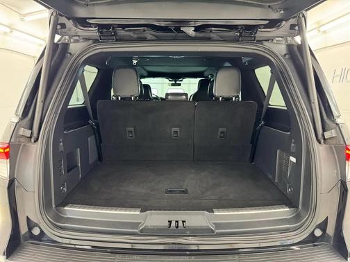 Infinite Black Metallic Clearcoat 2023 Lincoln Navigator Reserve