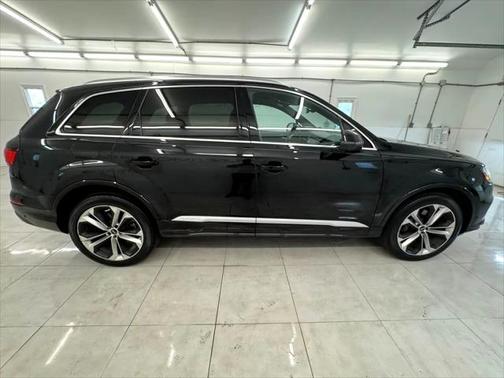 2023 Audi Q7 55 Premium Plus