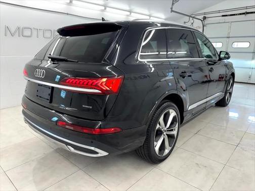 2023 Audi Q7 55 Premium Plus