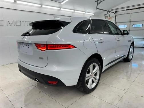 Polaris White 2017 Jaguar F-PACE 35t R-Sport