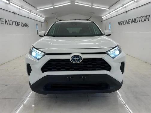 White 2022 Toyota RAV4 Hybrid XLE