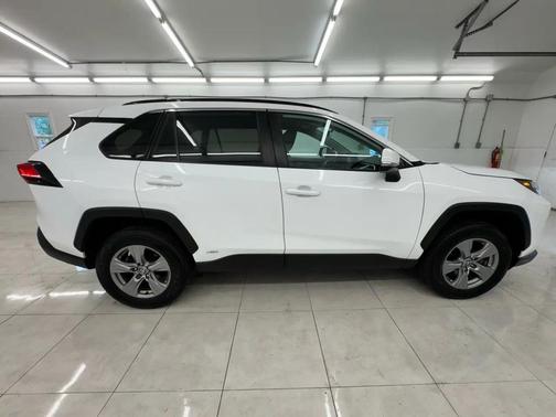 White 2022 Toyota RAV4 Hybrid XLE