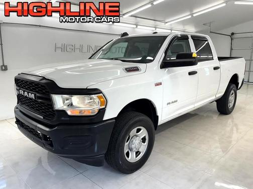 2019 RAM 2500 Tradesman Crew Cab 4x4 6'4' Box