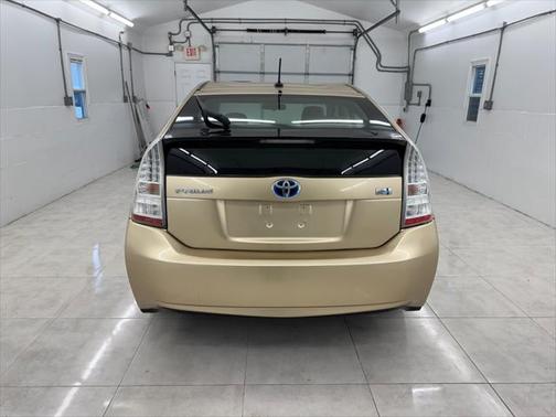 2010 Toyota Prius III