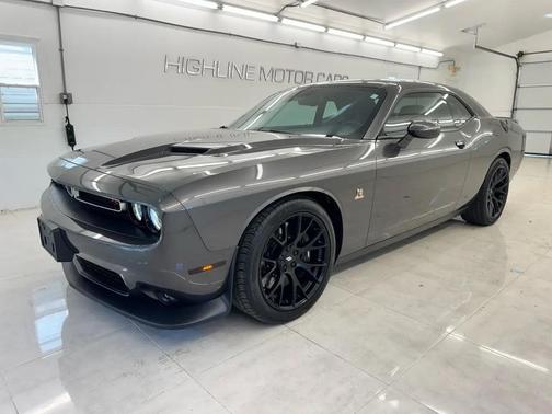Granite Pearlcoat 2018 Dodge Challenger R/T Scat Pack