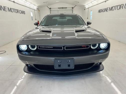 Granite Pearlcoat 2018 Dodge Challenger R/T Scat Pack