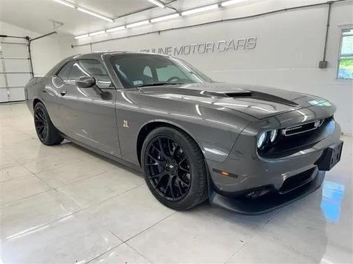Granite Pearlcoat 2018 Dodge Challenger R/T Scat Pack