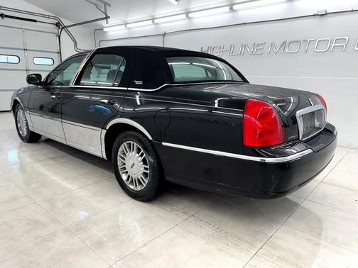 2008 Lincoln Town Car Signature